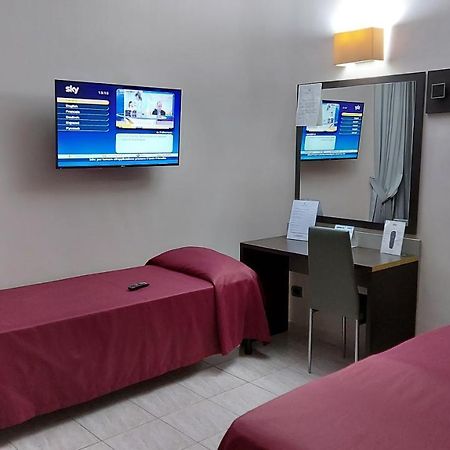 Idria Hotel Тиволи Экстерьер фото