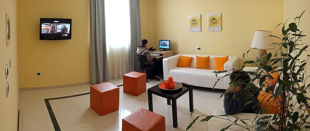 Idria Hotel Тиволи Экстерьер фото