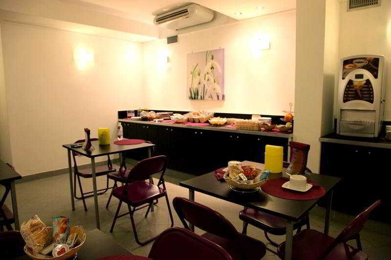 Idria Hotel Тиволи Экстерьер фото