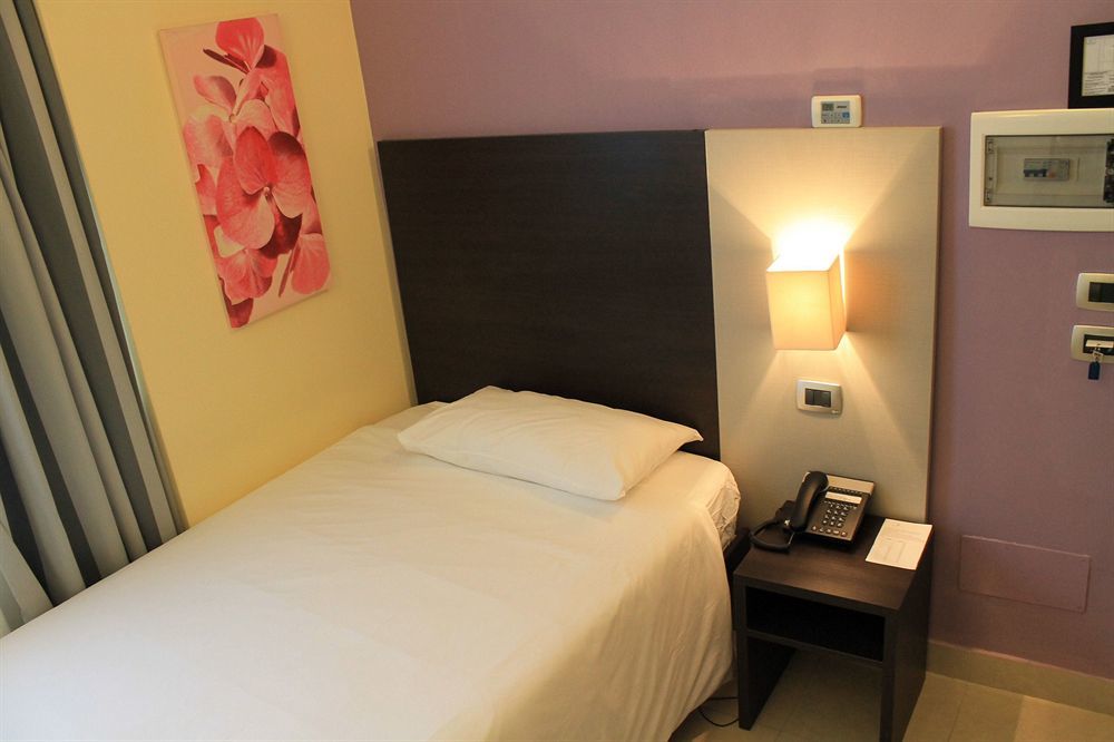 Idria Hotel Тиволи Экстерьер фото