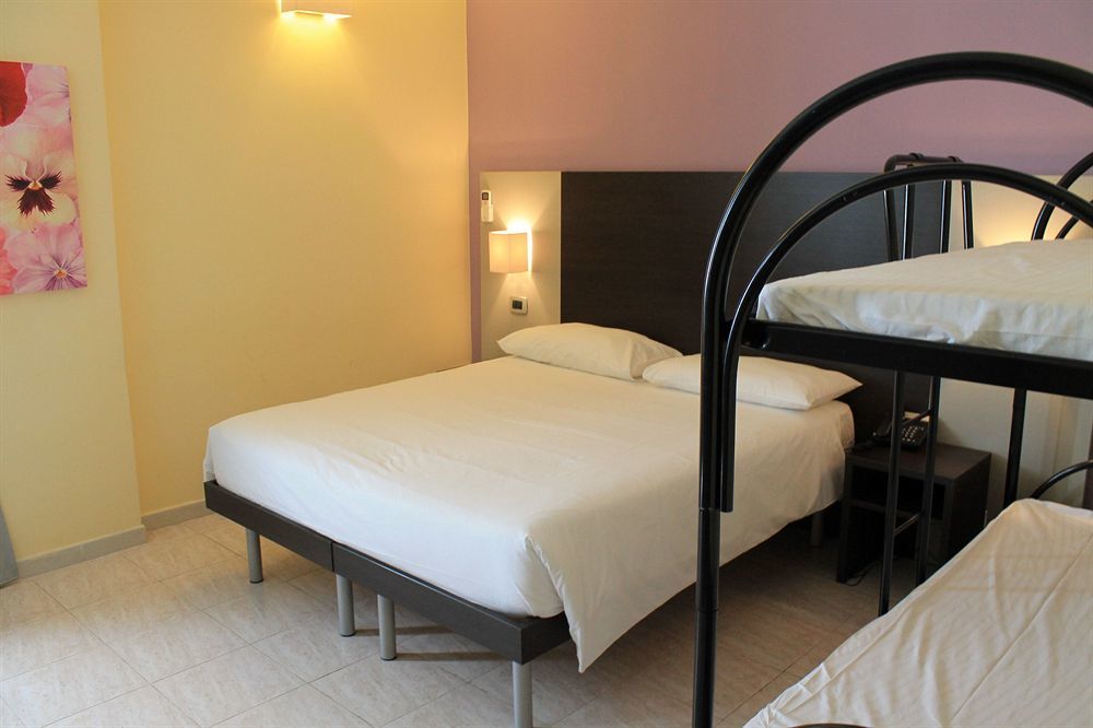 Idria Hotel Тиволи Экстерьер фото