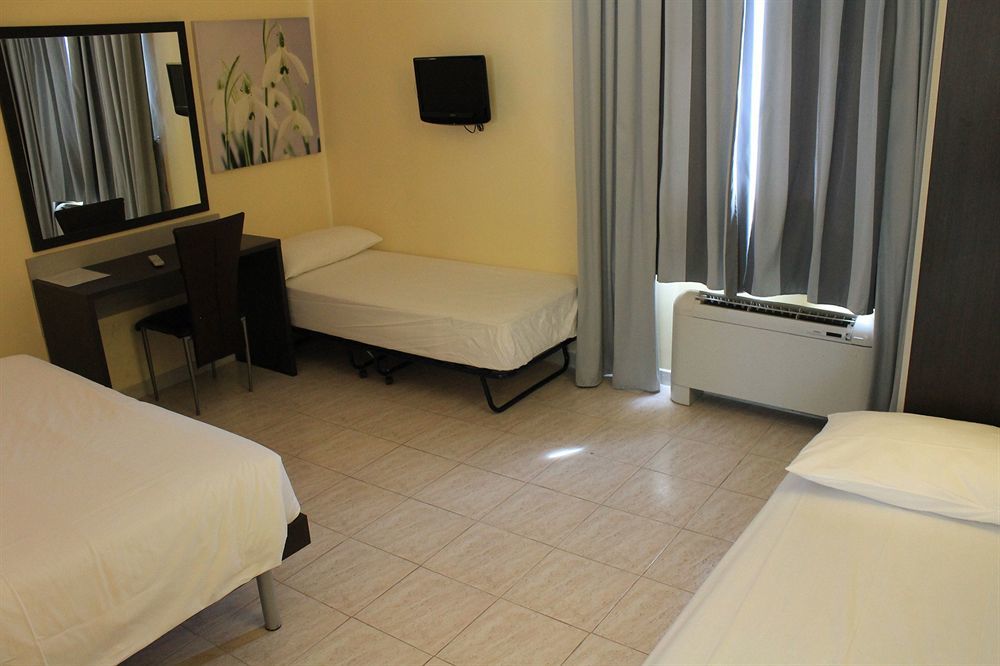 Idria Hotel Тиволи Экстерьер фото
