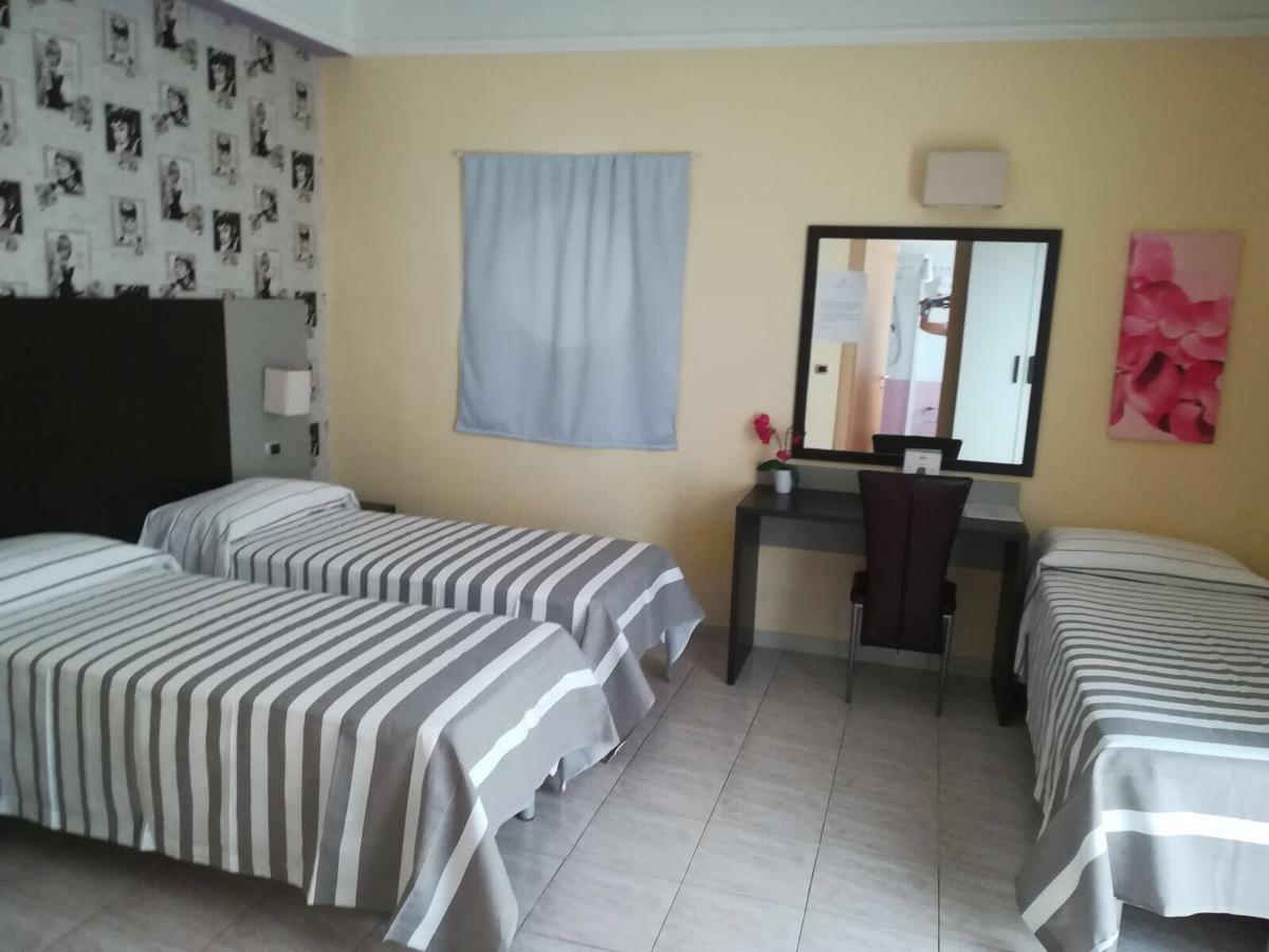 Idria Hotel Тиволи Экстерьер фото
