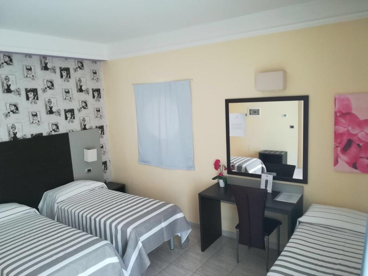 Idria Hotel Тиволи Экстерьер фото