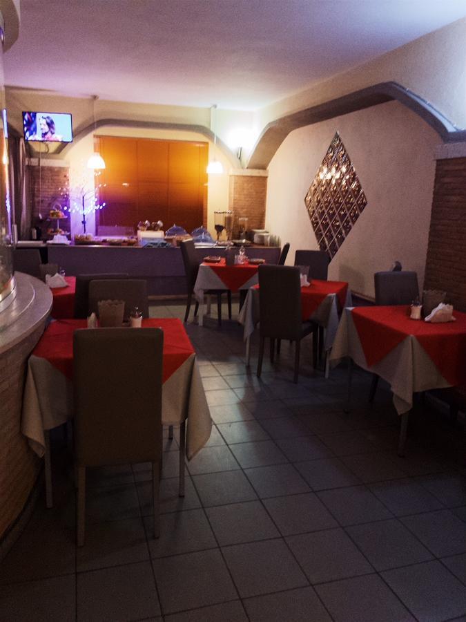 Idria Hotel Тиволи Экстерьер фото