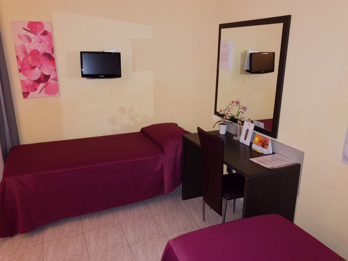 Idria Hotel Тиволи Экстерьер фото