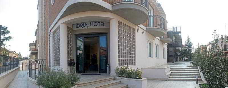 Idria Hotel Тиволи Экстерьер фото