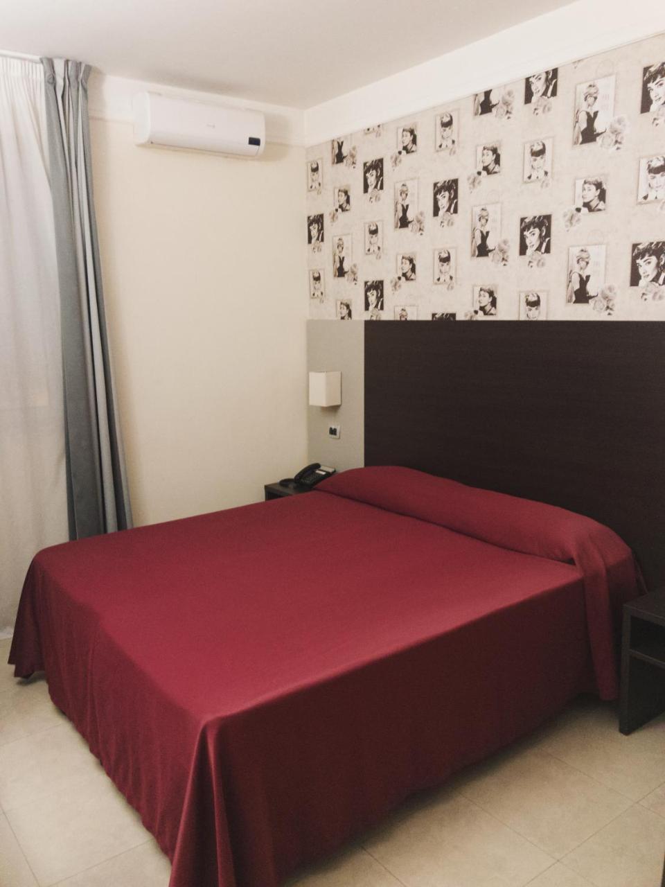 Idria Hotel Тиволи Экстерьер фото