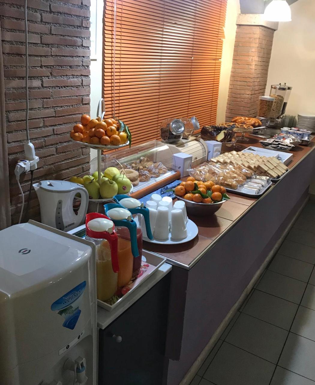 Idria Hotel Тиволи Экстерьер фото